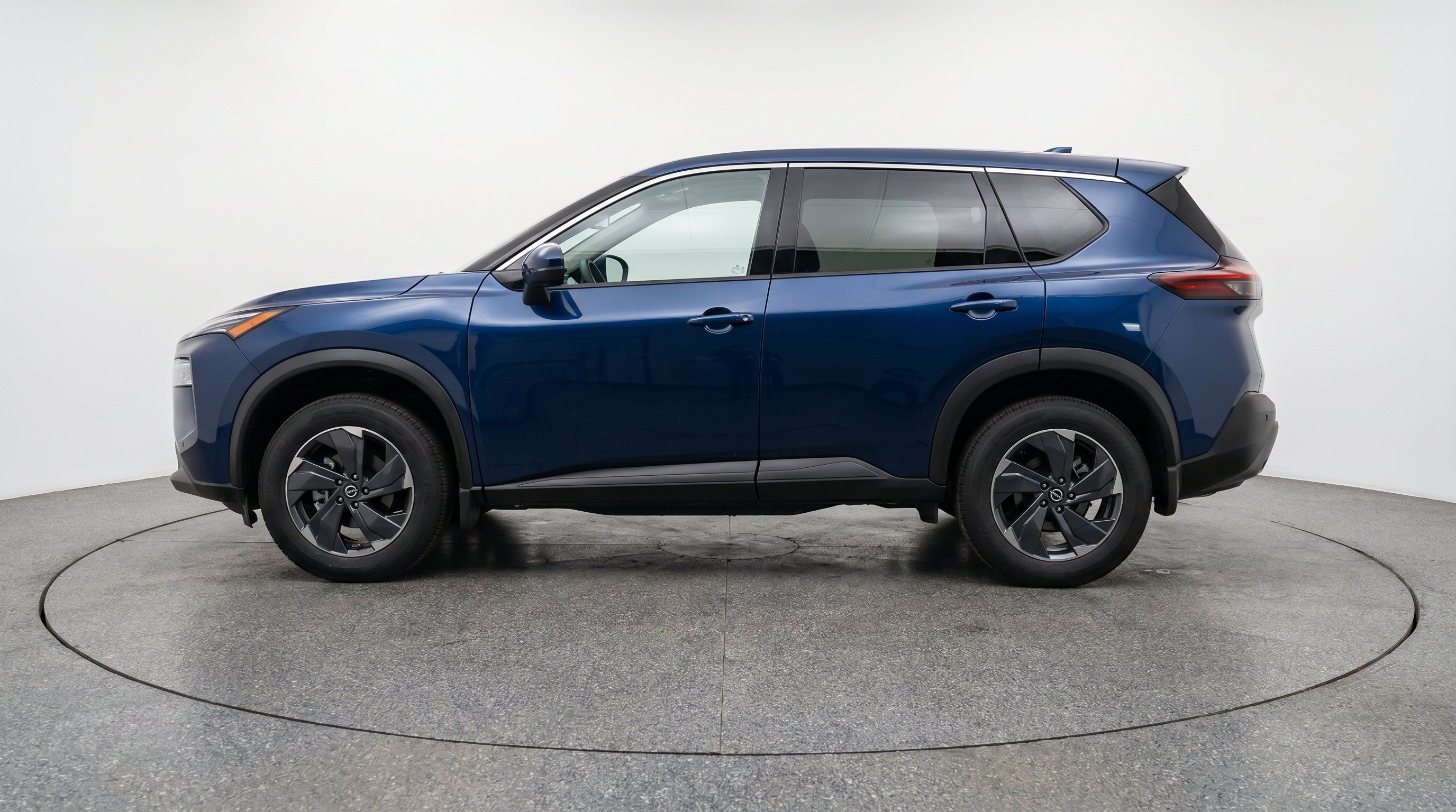 Used 2025 Nissan Rogue SV AWD/4WD image 5