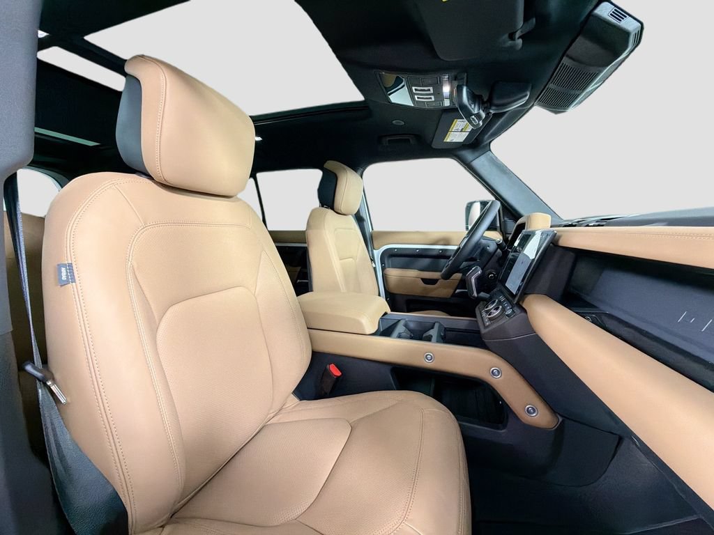 New 2026 Land Rover Defender 130 X-Dynamic SE AWD/4WD image 30