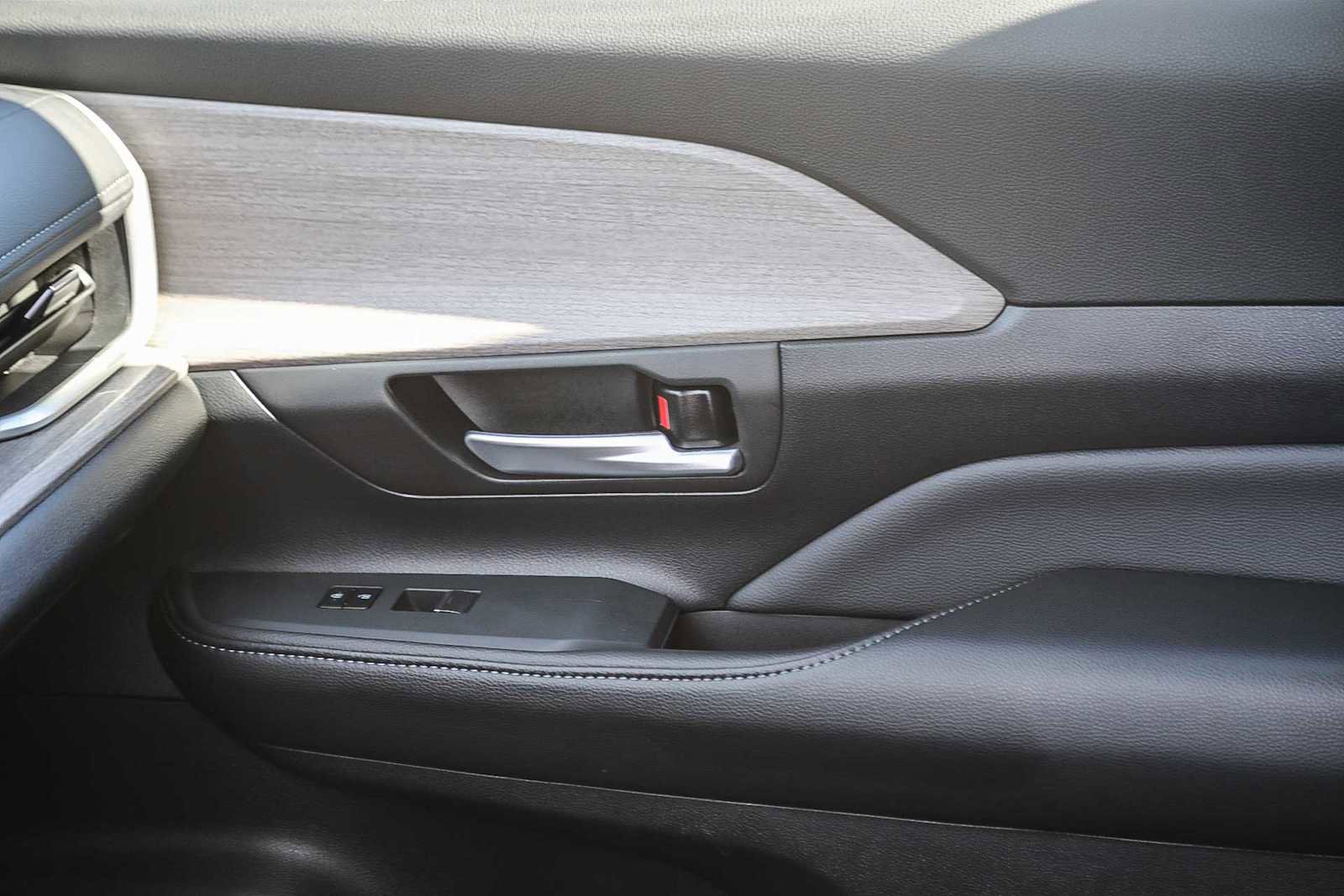 Used 2025 Toyota Grand Highlander Limited image 22