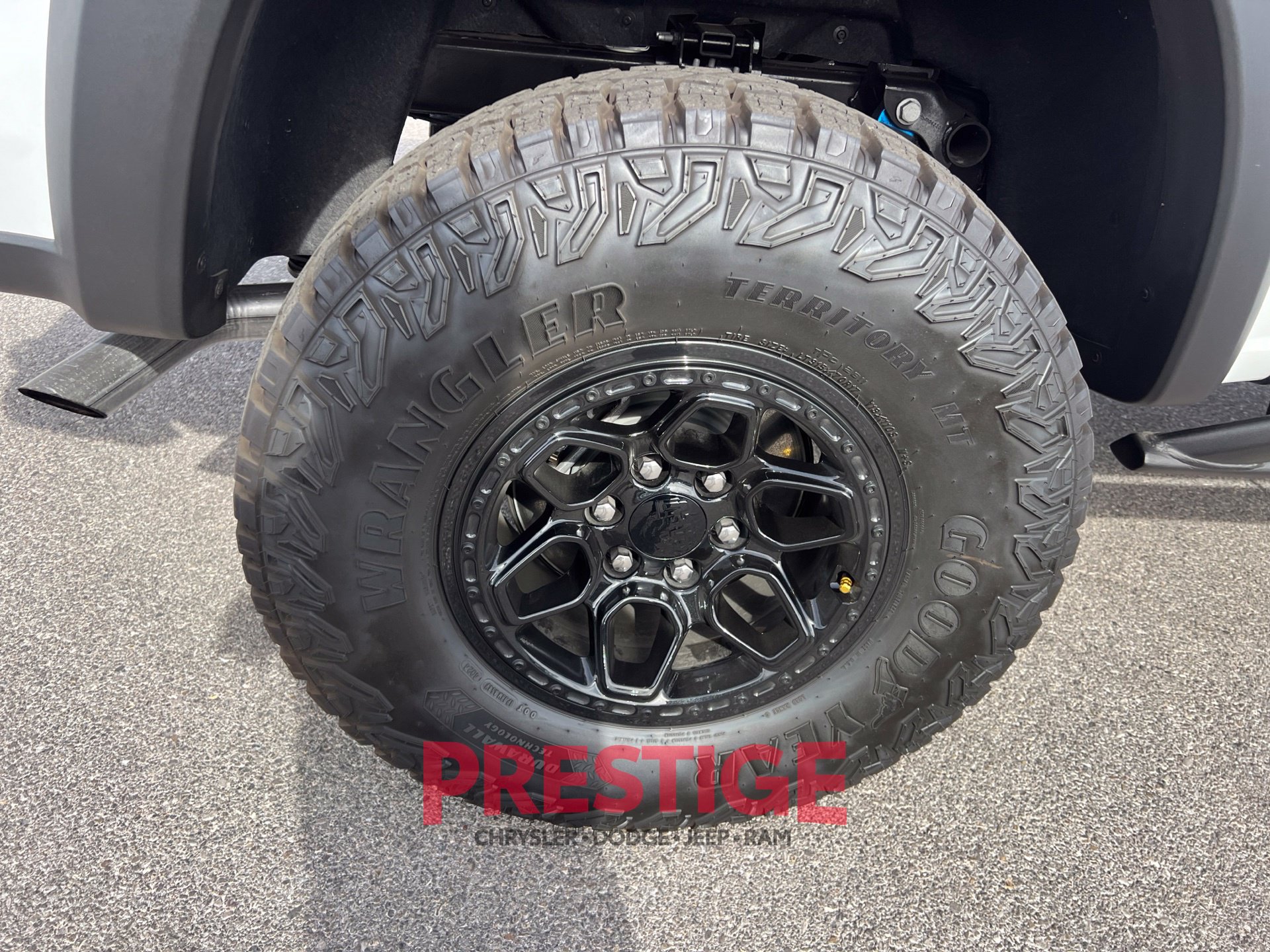 Used 2025 Chevrolet Colorado ZR2 w/ ZR2 Bison Edition AWD/4WD image 18