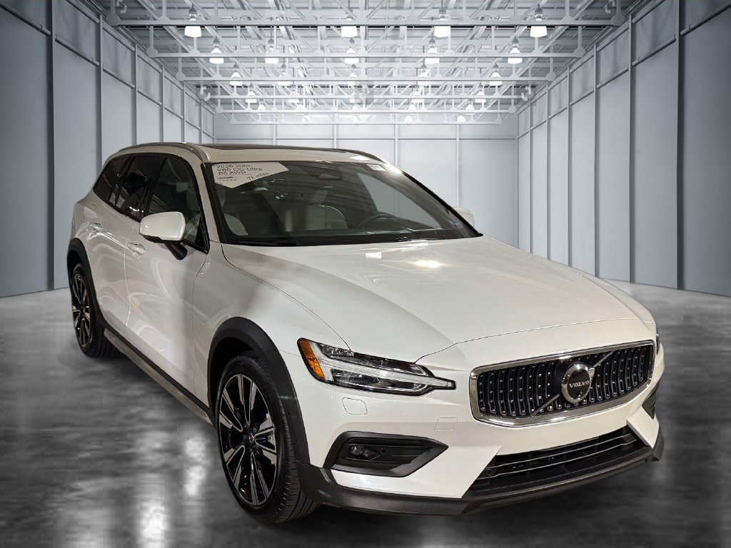 Used 2025 Volvo V60 B5 Cross Country Ultra