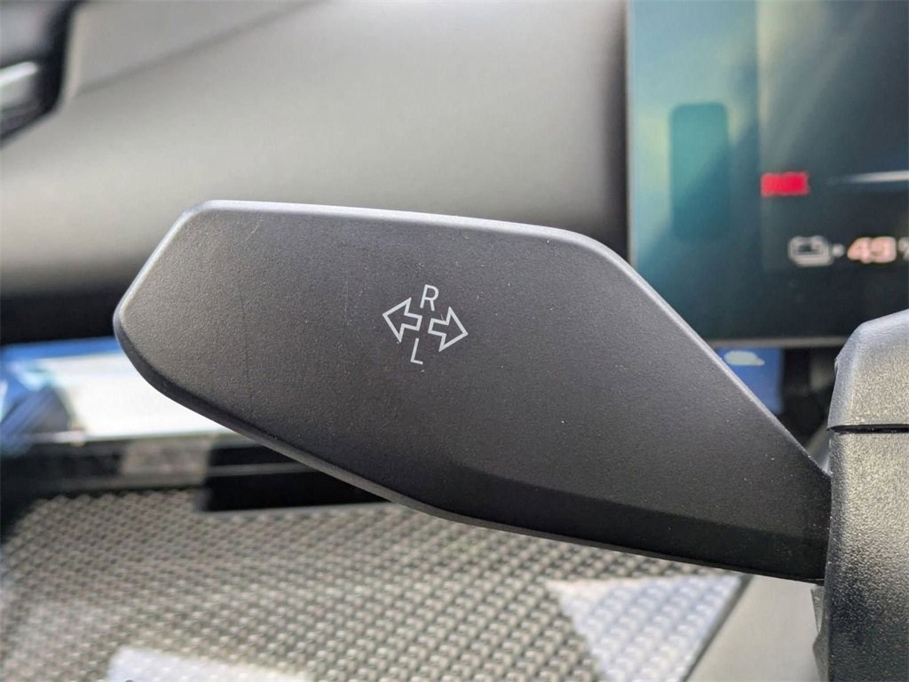 Used 2024 BMW i5 M60 w/ Premium Package image 27