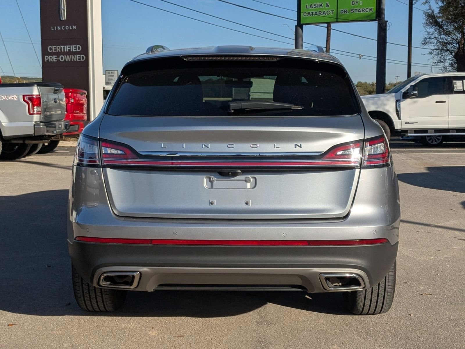 Used 2023 Lincoln Nautilus Reserve image 4