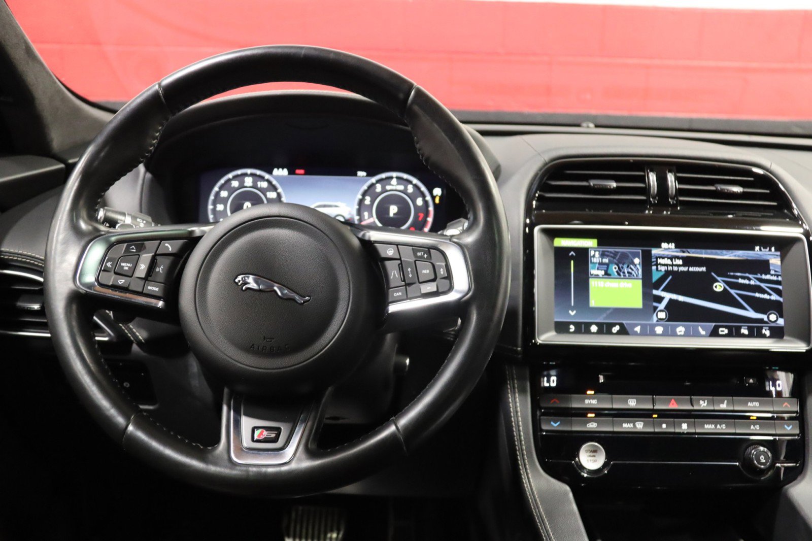 Used 2019 Jaguar F-PACE S image 52