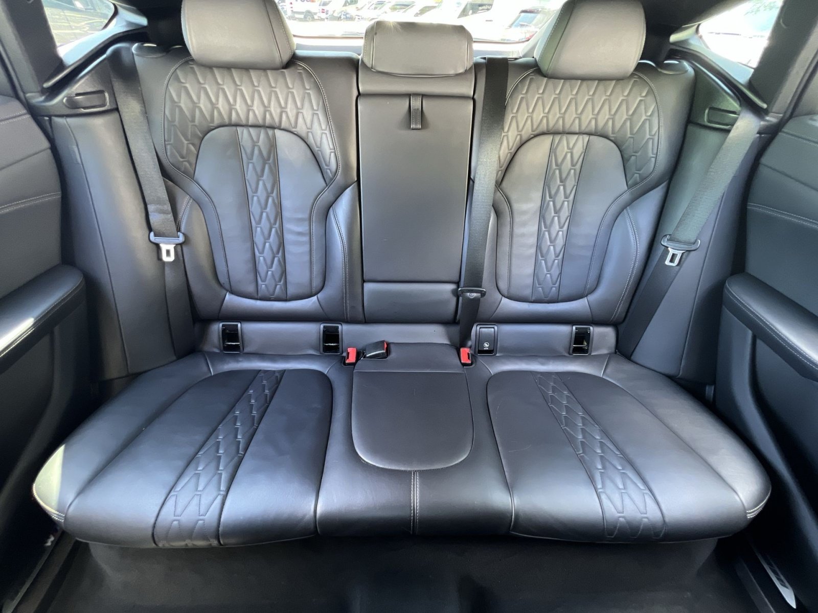 Used 2023 BMW X6 xDrive40i w/ M Sport Package AWD/4WD image 15