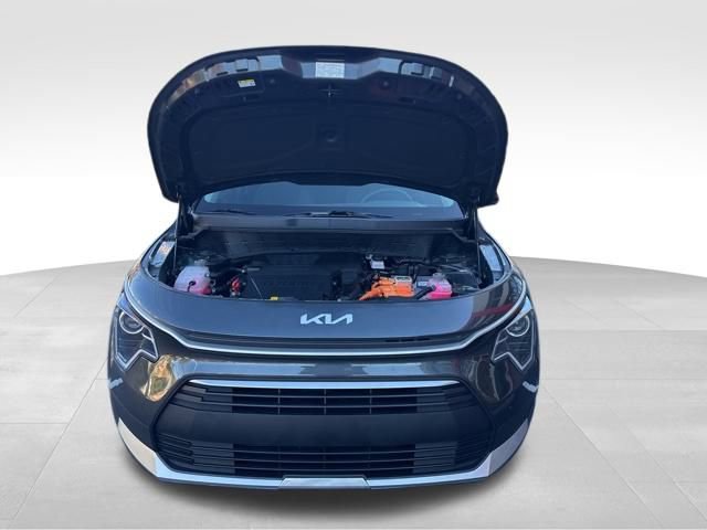 Certified 2024 Kia Niro LX image 33