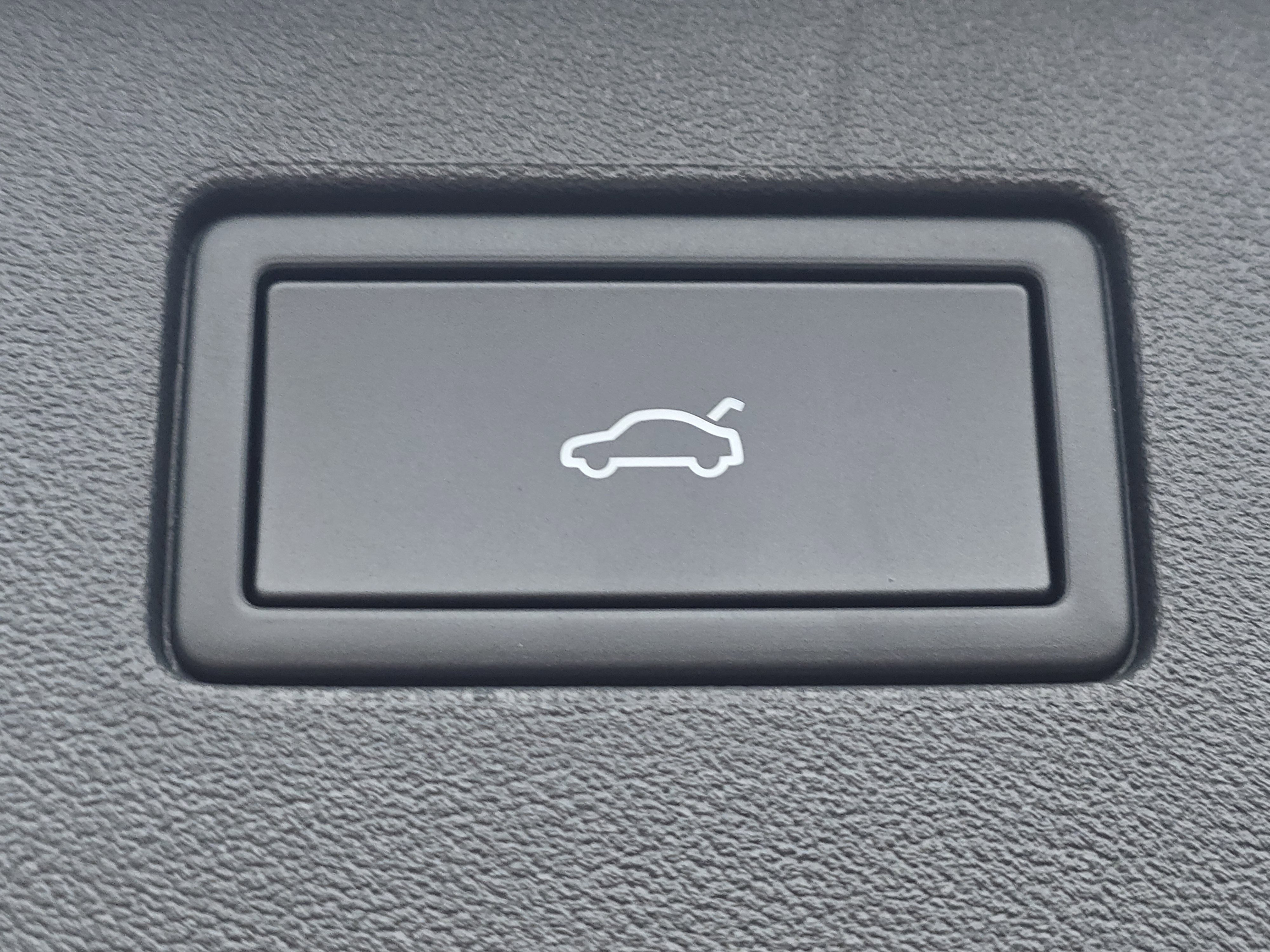 New 2025 Volkswagen Tiguan SE image 15