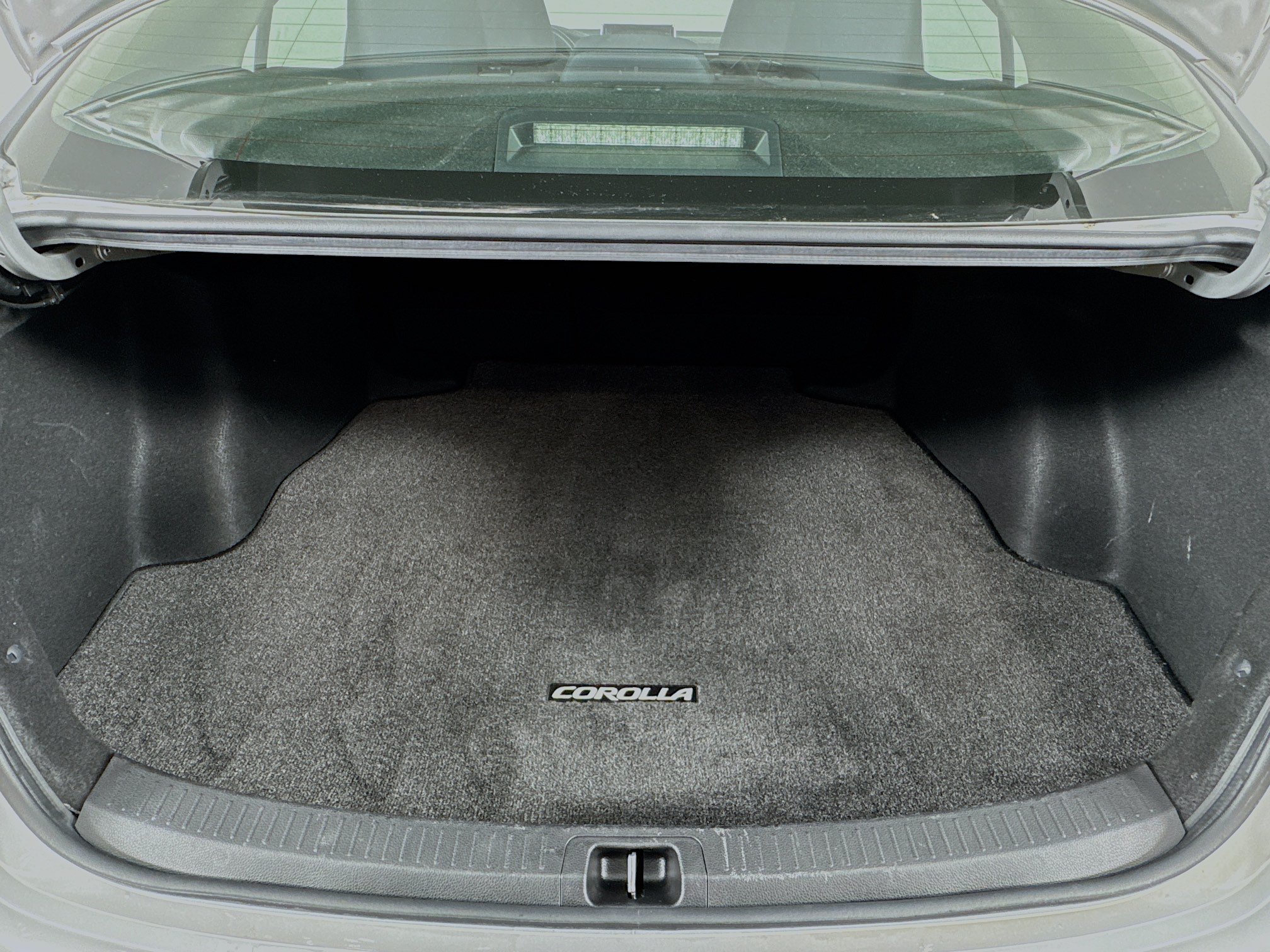 Used 2021 Toyota Corolla LE w/ Carpet Mat Package (TMS) FWD image 23