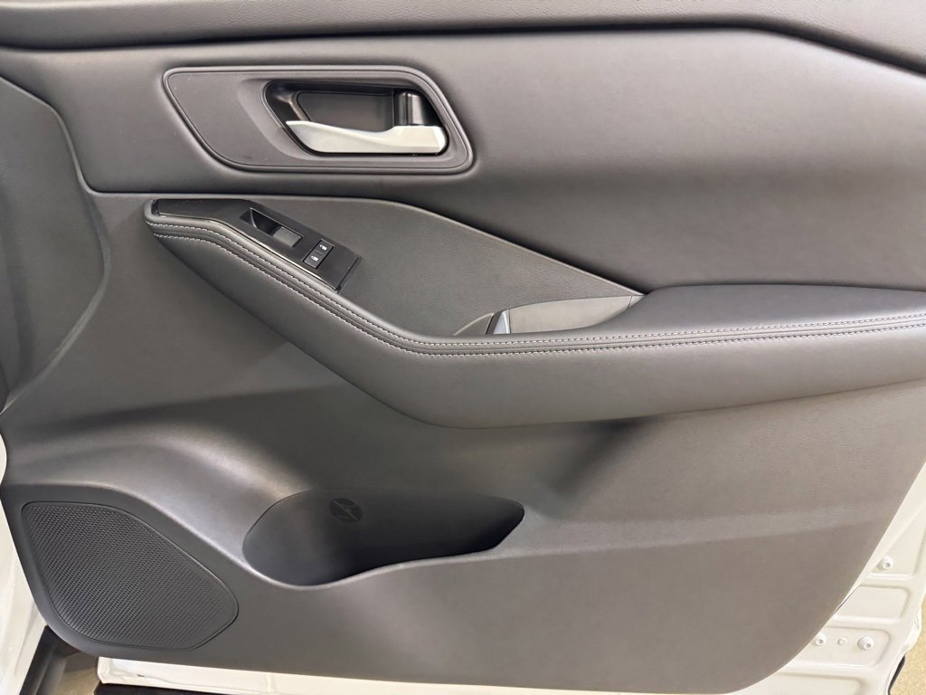 New 2026 Nissan Rogue SV image 27