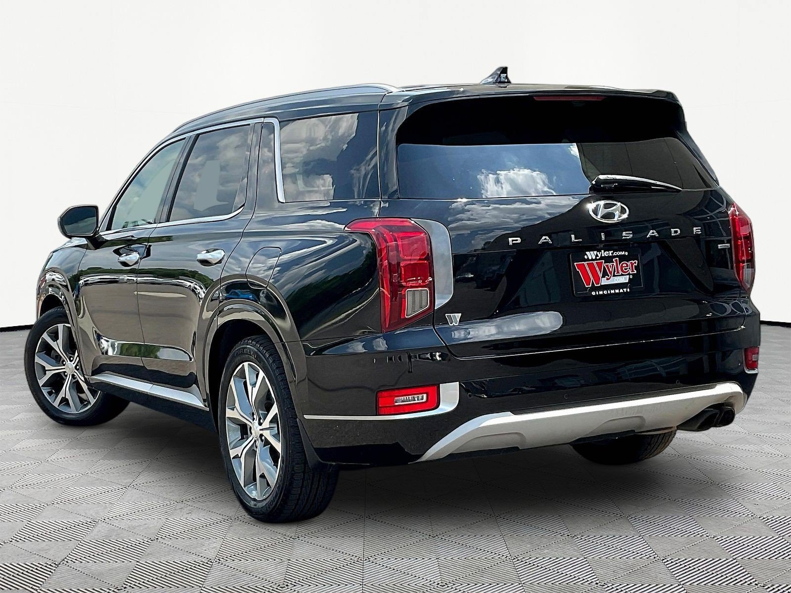 Used 2021 Hyundai Palisade Limited w/ Cargo Package AWD/4WD image 4