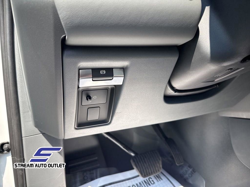 Used 2024 Land Rover Defender 110 X-Dynamic SE image 21