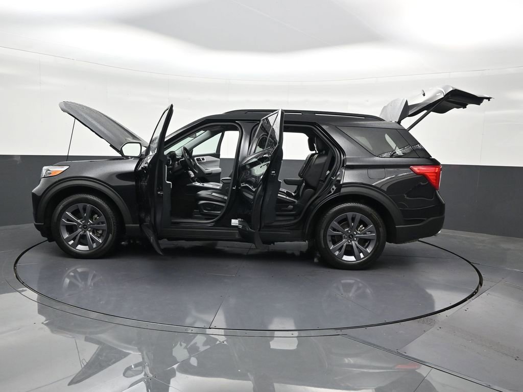 Used 2024 Ford Explorer XLT w/ Equipment Group 202A RWD image 36