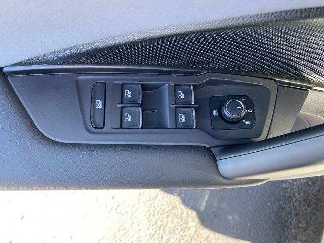 New 2025 Volkswagen Tiguan SE image 23