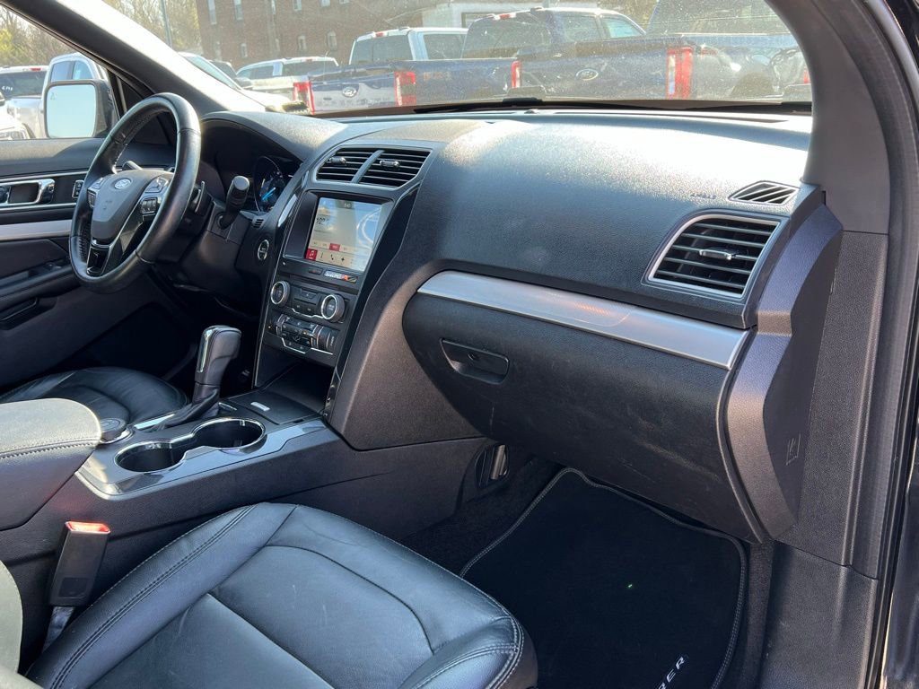Used 2017 Ford Explorer XLT w/ Equipment Group 202A image 20