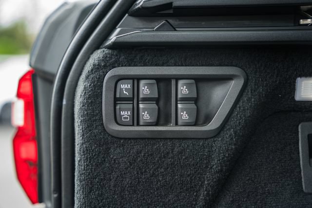Used 2020 BMW X7 xDrive40i w/ Cold Weather Package AWD/4WD image 14