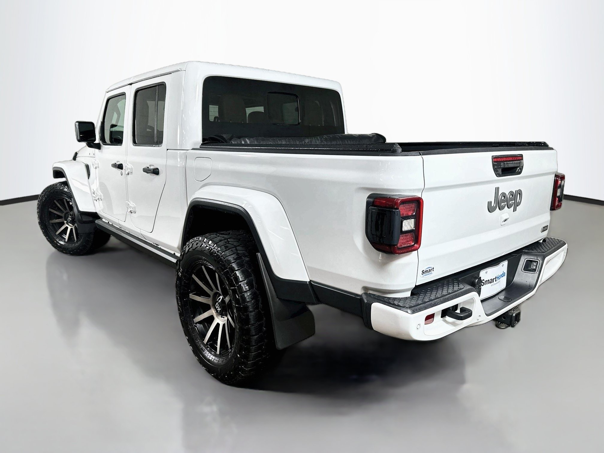 Used 2020 Jeep Gladiator Overland AWD/4WD image 5