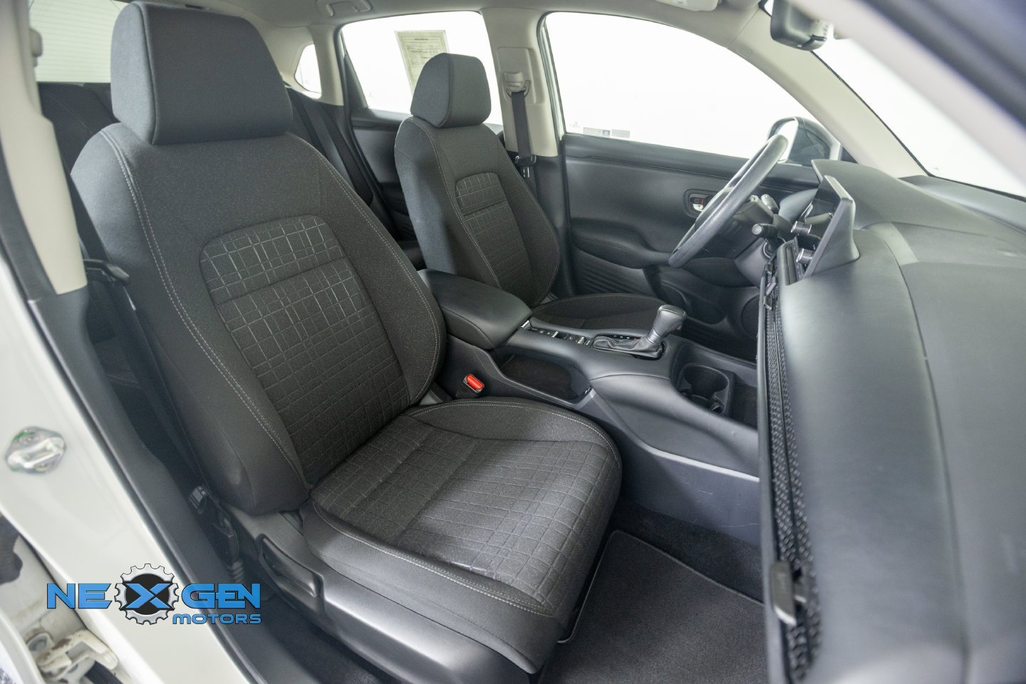 Used 2024 Honda HR-V LX image 10