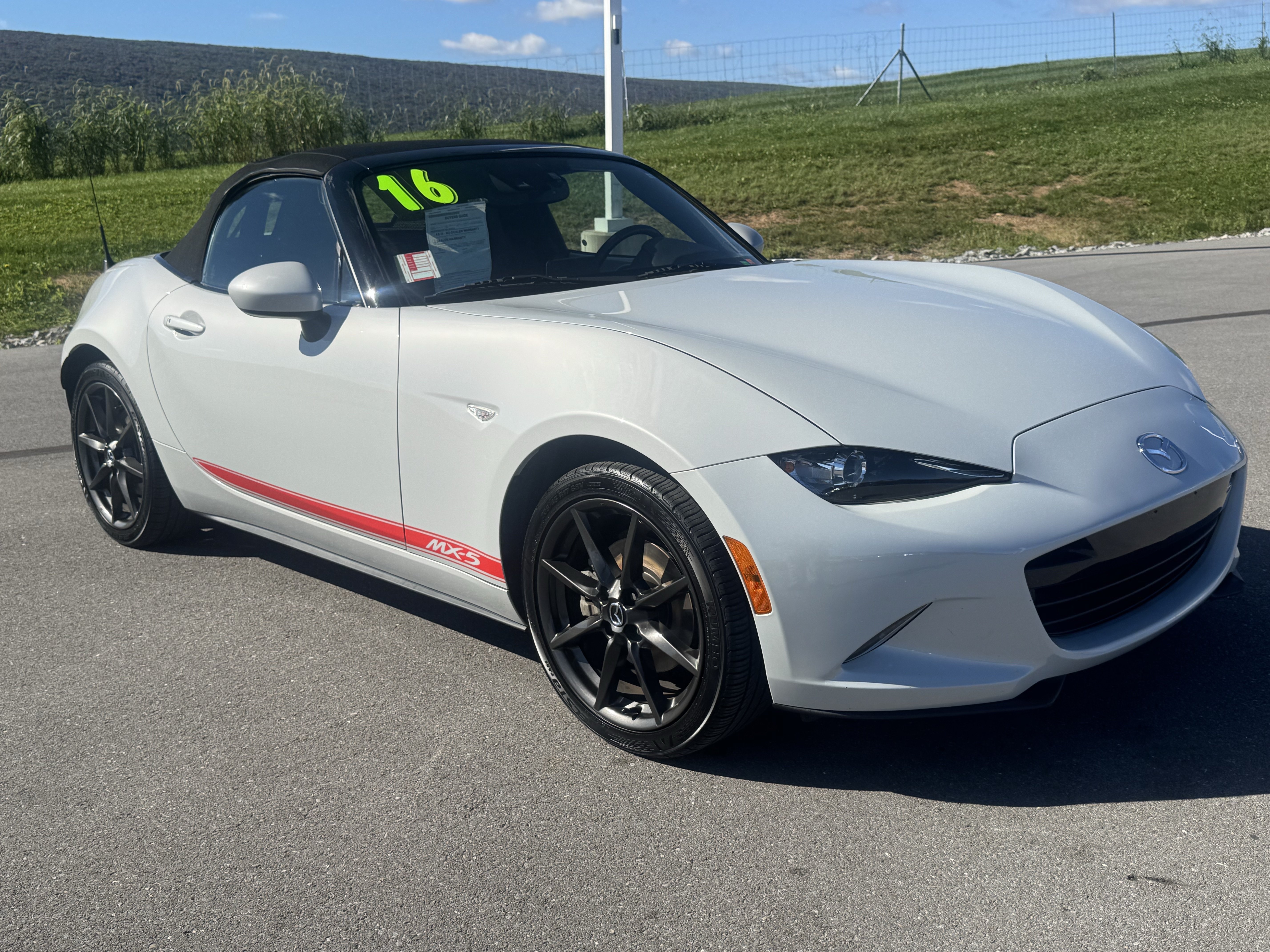 Used 2016 MAZDA MX-5 Miata Grand Touring RWD image 1