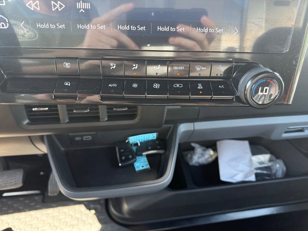 Used 2024 Chevrolet Brightdrop 600 w/ Battery Pack, Max Range AWD/4WD image 15