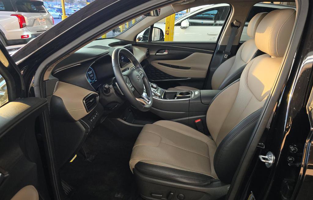 Used 2023 Hyundai Santa Fe SEL Premium image 6