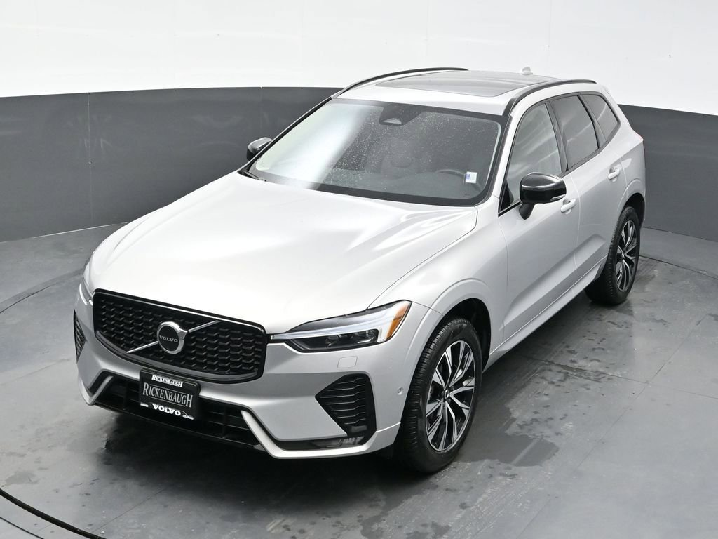 Used 2025 Volvo XC60 B5 Plus AWD/4WD image 32
