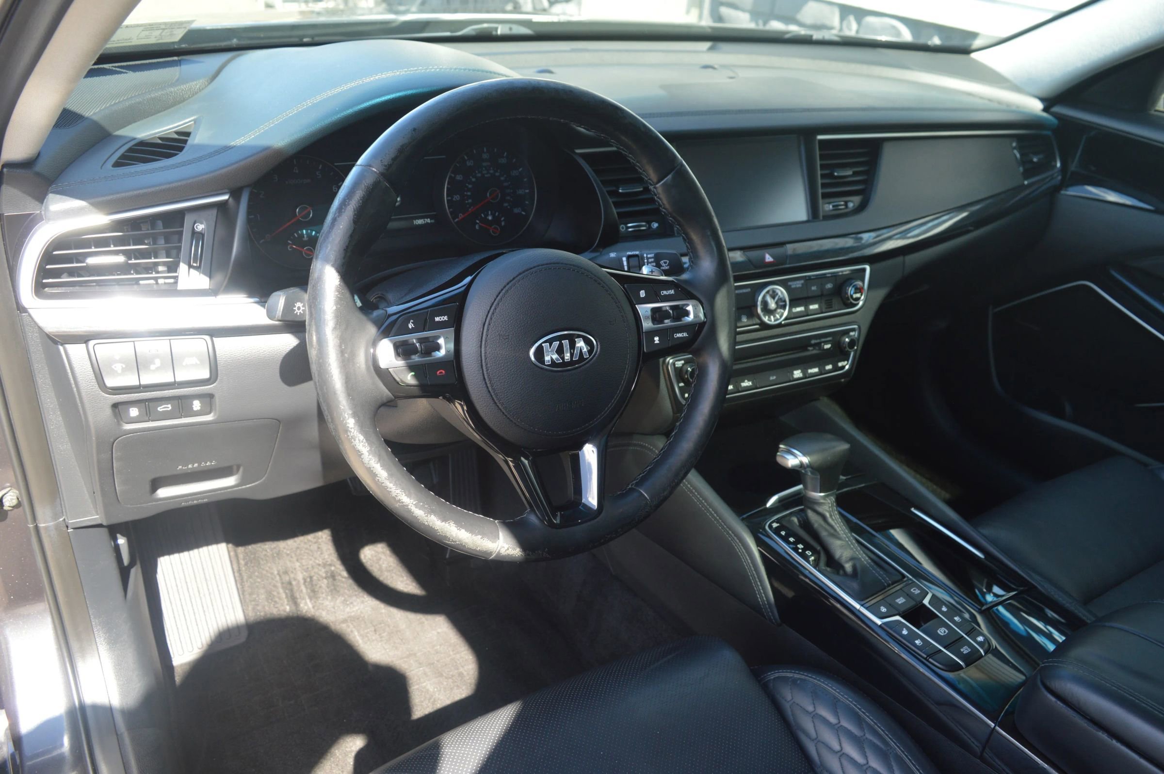 Used 2018 Kia Cadenza Limited image 29