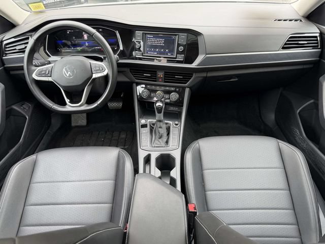 Certified 2023 Volkswagen Jetta SE w/ Panoramic Sunroof Package FWD image 14