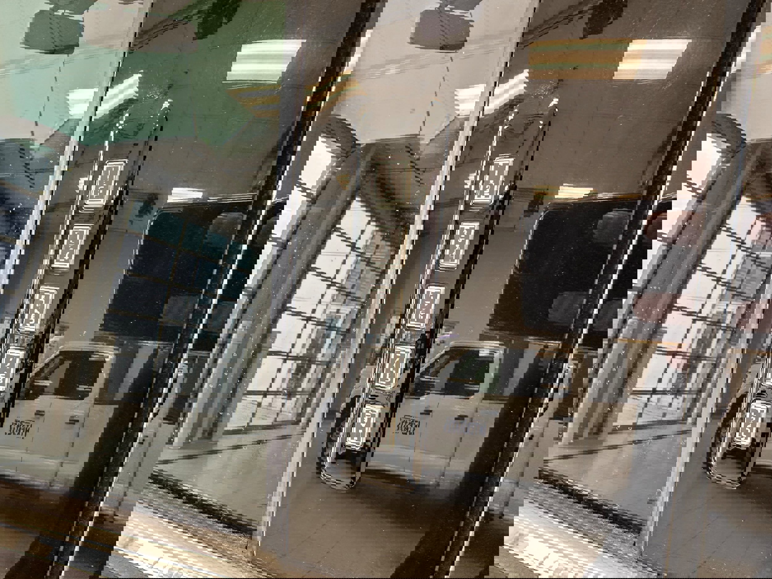 Used 2022 Ford F150 Limited image 9