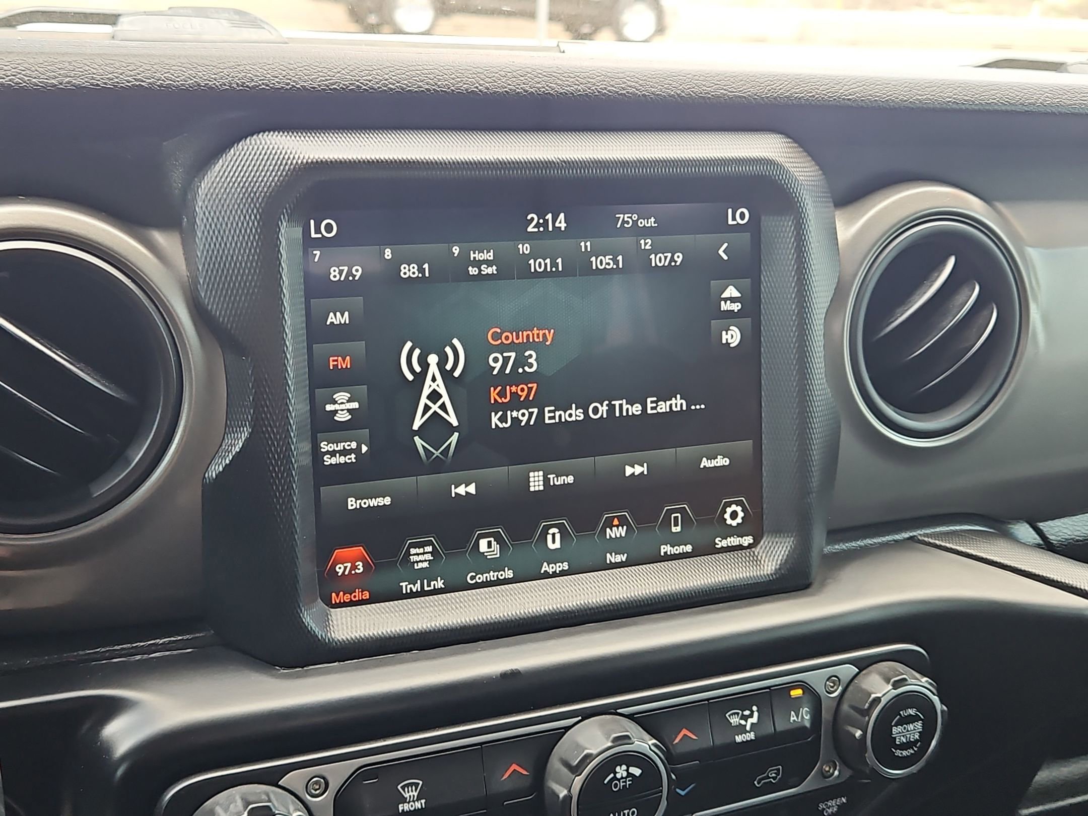 Used 2021 Jeep Gladiator Sport image 17