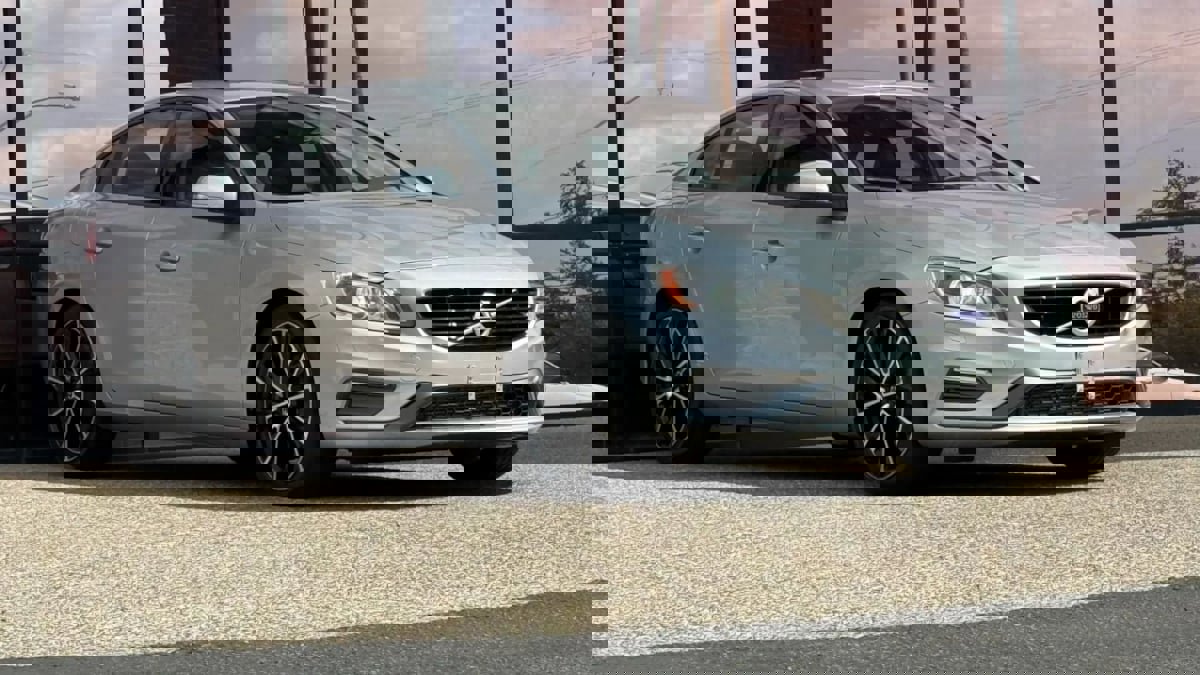 Used 2017 Volvo S60 T5 Dynamic w/ Vision Package FWD image 18