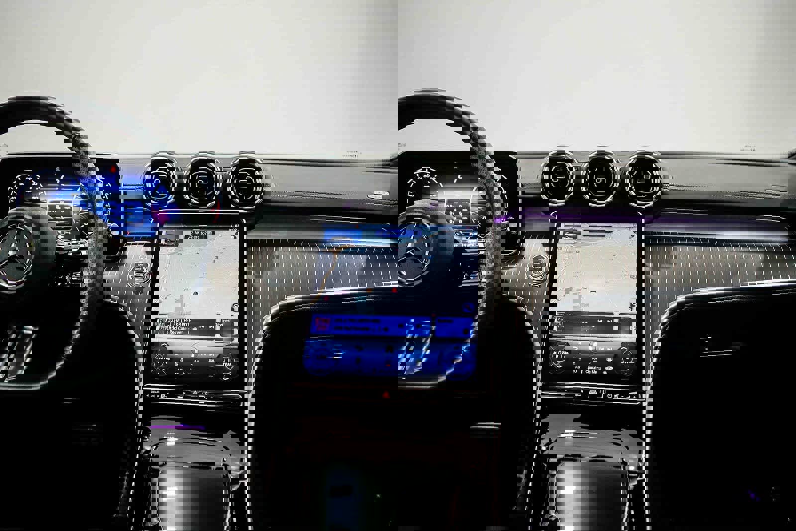 Used 2025 Mercedes-Benz C 300 Sedan image 13