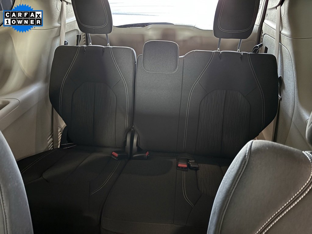 Used 2022 Chrysler Voyager LX image 26