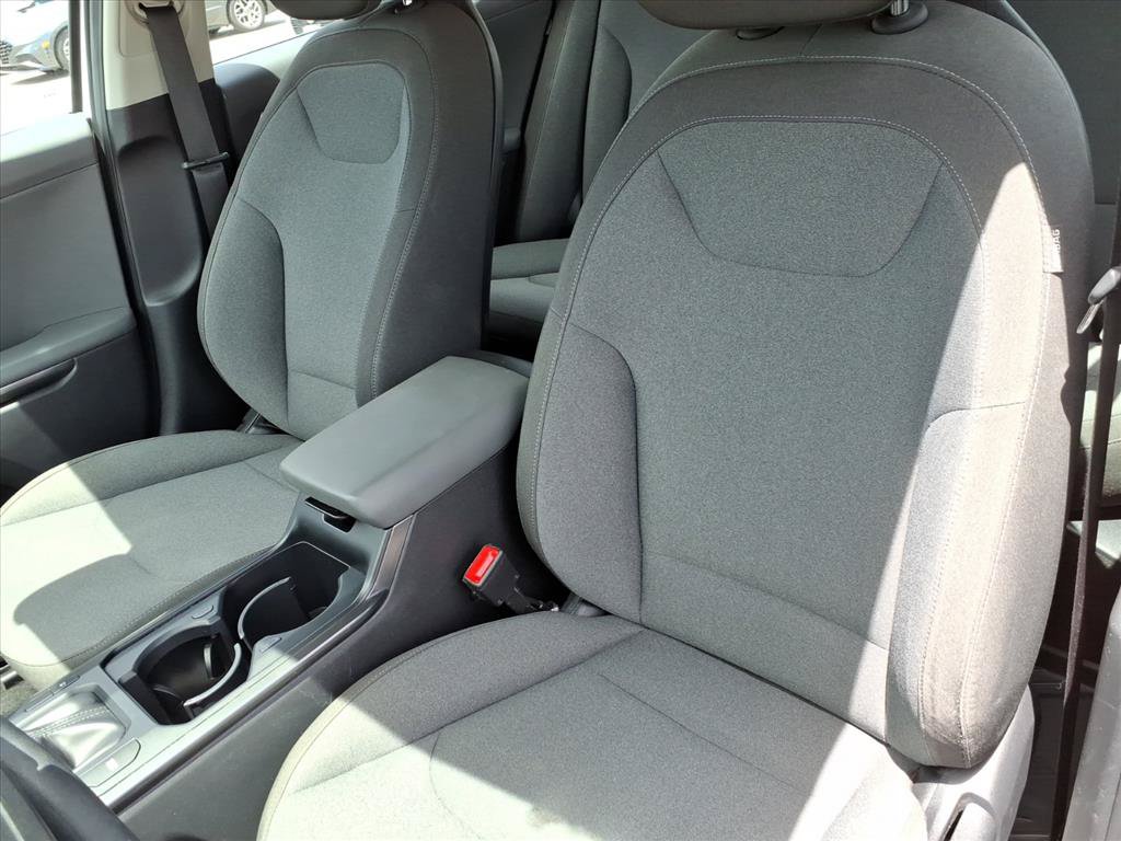 Used 2025 Kia K4 FWD image 17