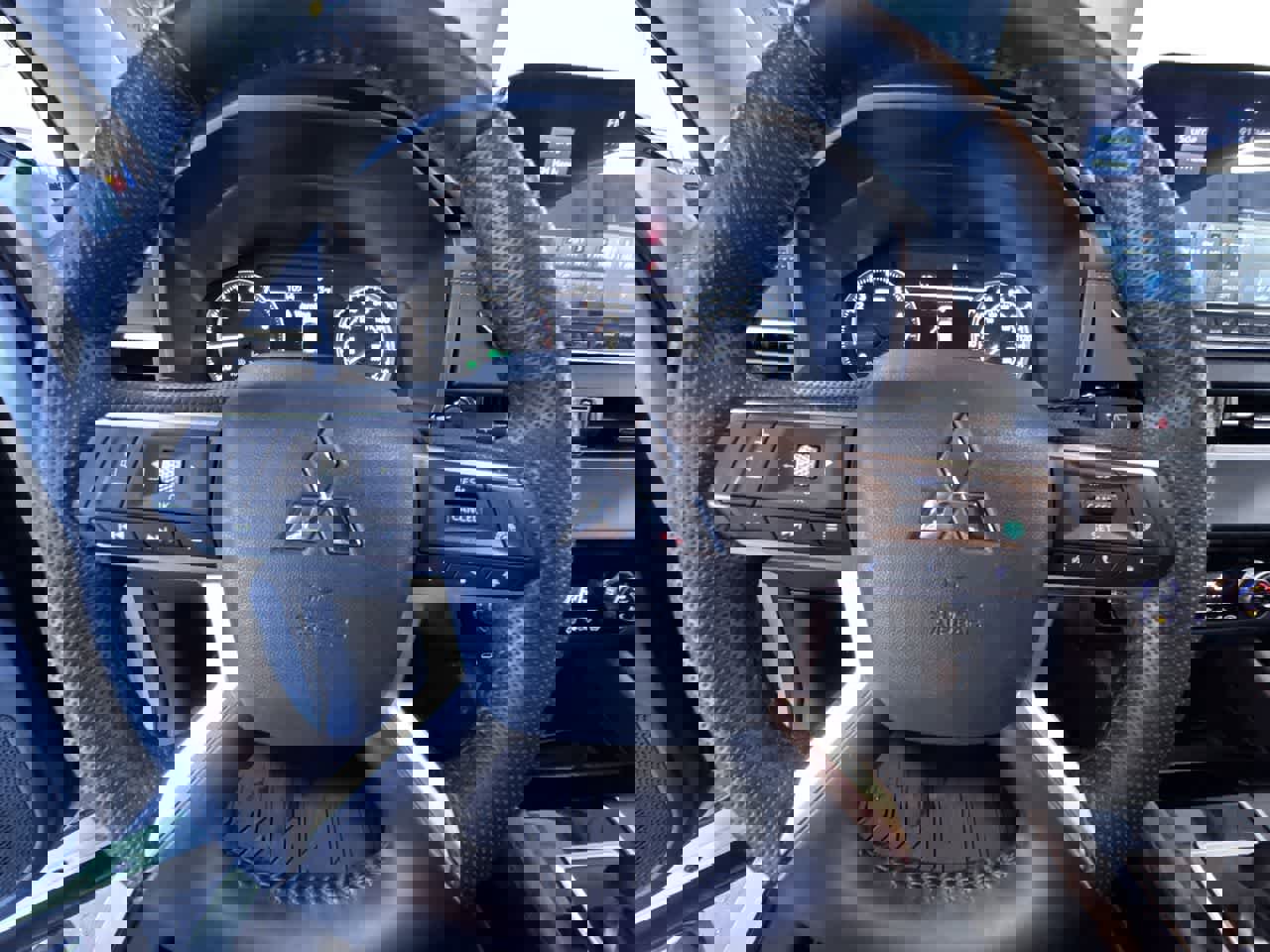 Used 2024 Mitsubishi Outlander SE image 15