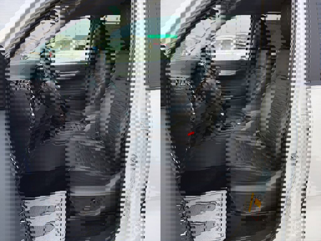 New 2025 Ford Ranger Lariat w/ FX4 Off-Road Package image 40