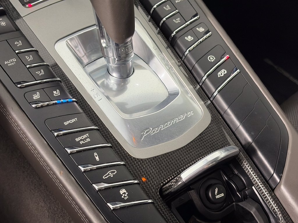 Used 2015 Porsche Panamera image 23