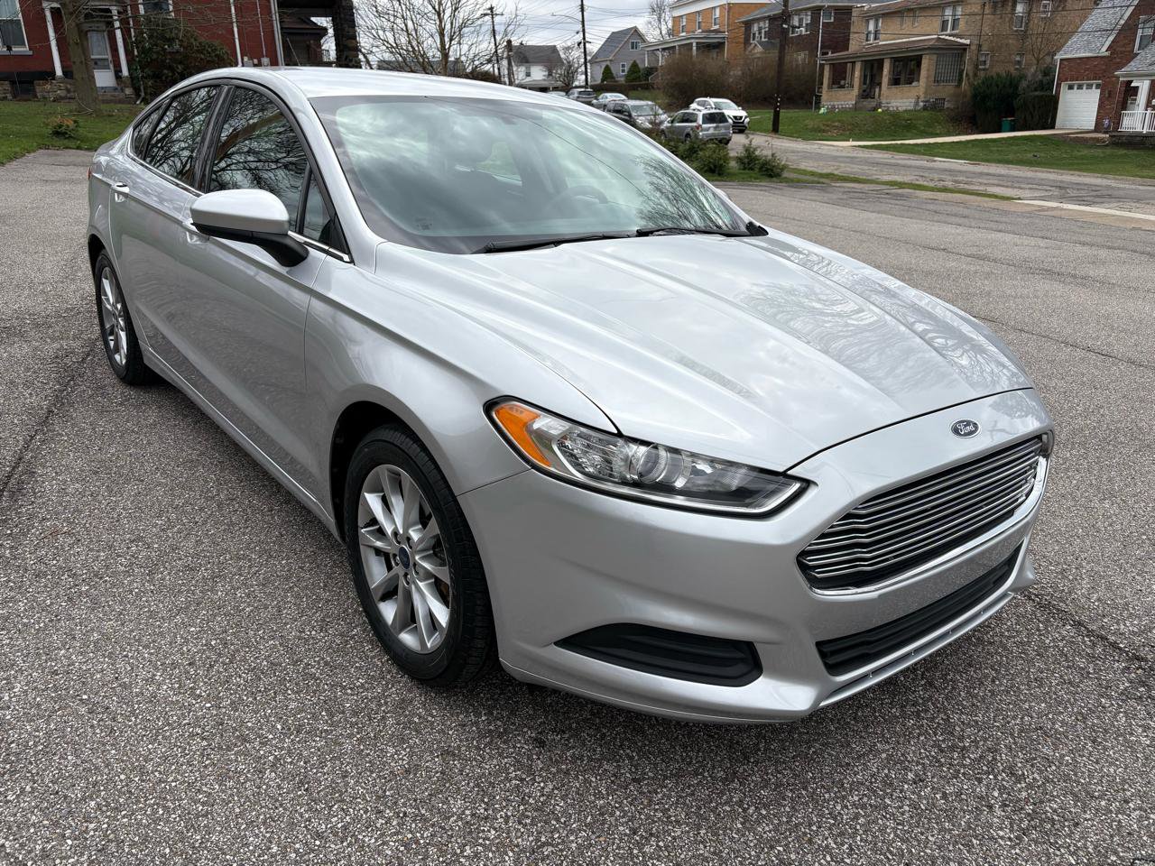 Used 2017 Ford Fusion SE w/ Fusion SE Technology Package