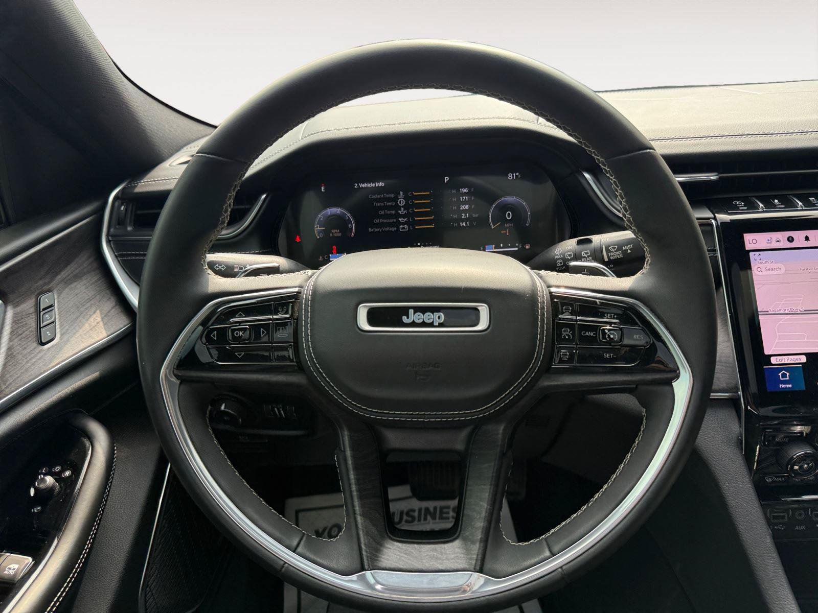 Used 2023 Jeep Grand Cherokee Overland AWD/4WD image 16