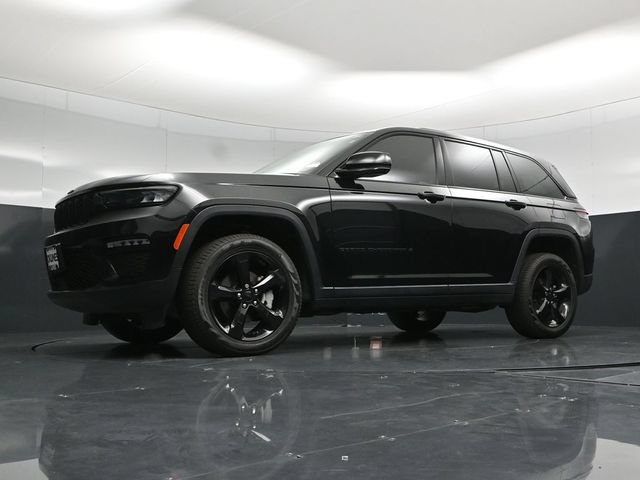 Used 2023 Jeep Grand Cherokee Limited w/ Black Appearance Package AWD/4WD image 61