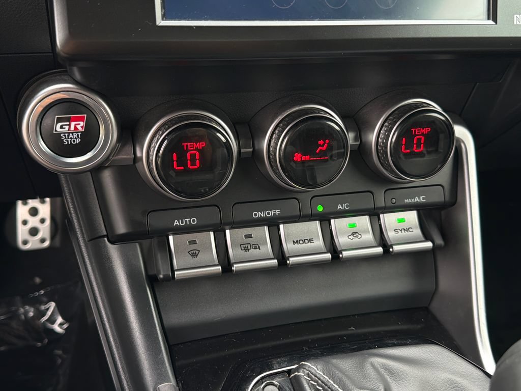 Used 2022 Toyota GR86 Premium w/ ALL Weather Mat Package (TMS) RWD image 26