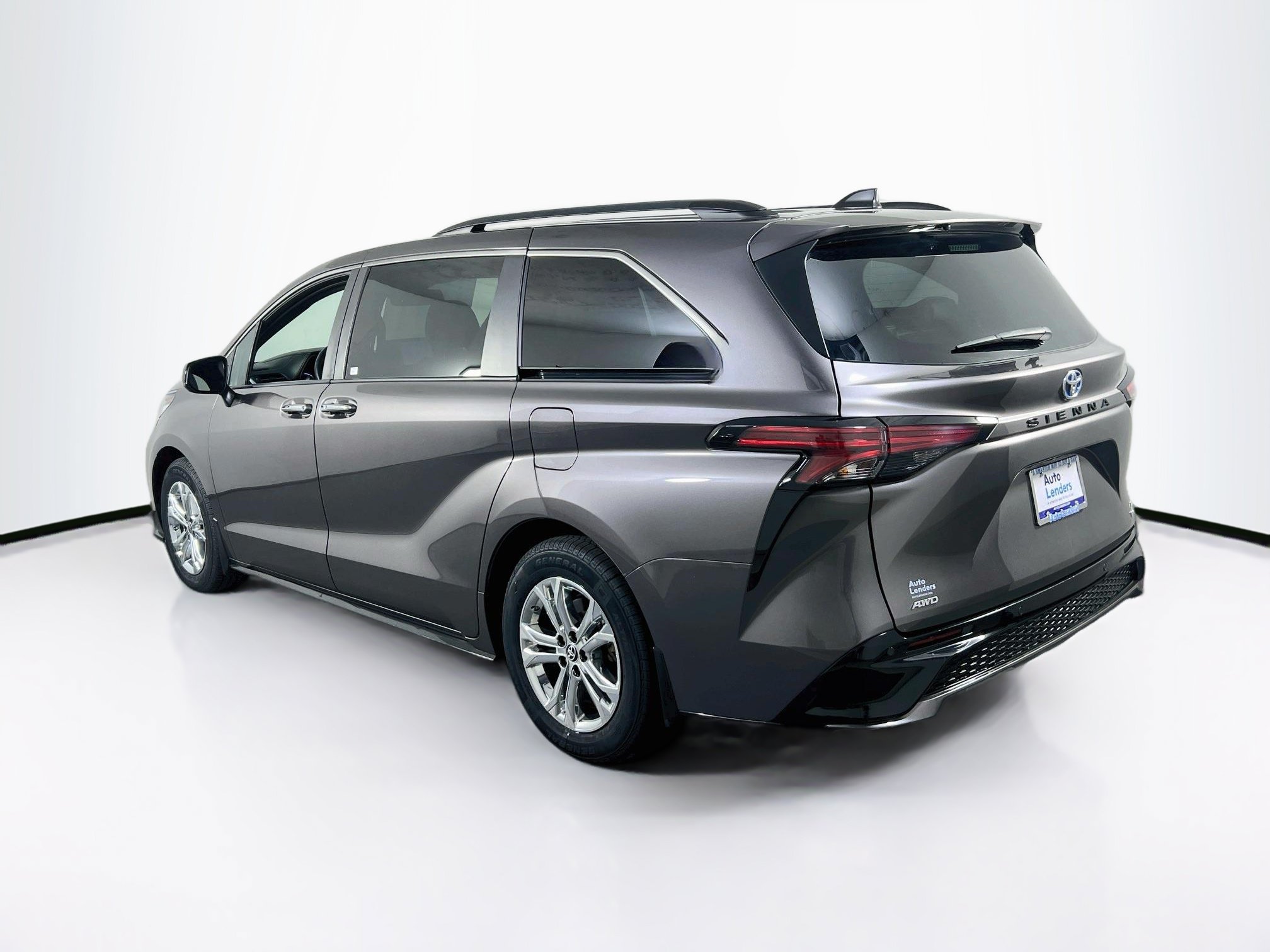 Used 2022 Toyota Sienna XSE AWD/4WD image 7