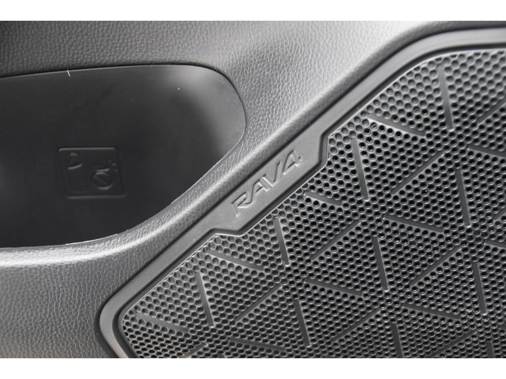 Used 2021 Toyota RAV4 XLE image 26