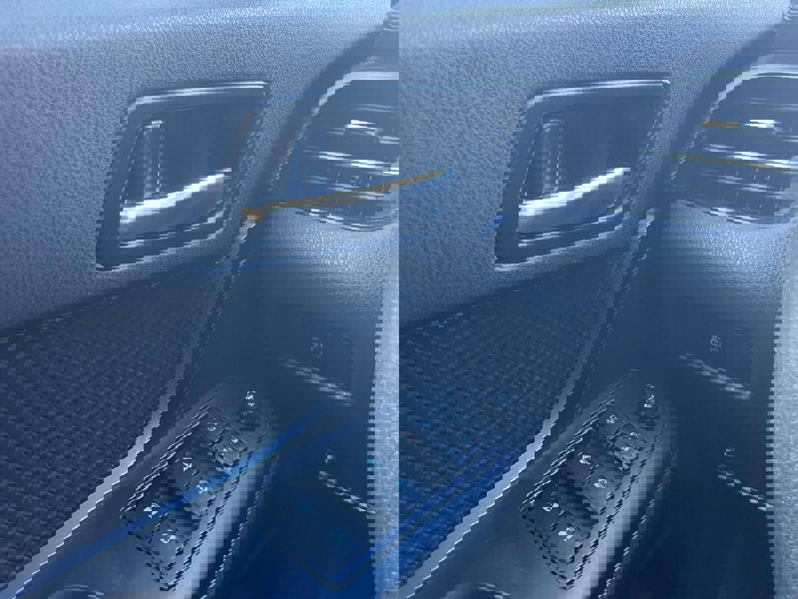 Used 2019 Toyota C-HR XLE image 27