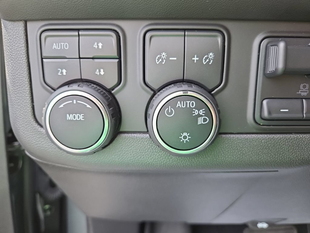 Certified 2024 Chevrolet Tahoe High Country w/ Advanced Technology Package AWD/4WD image 26