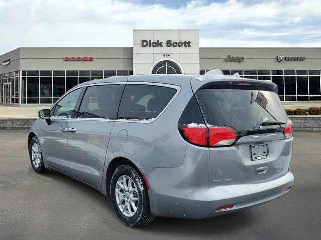 Used 2017 Chrysler Pacifica Touring video 3