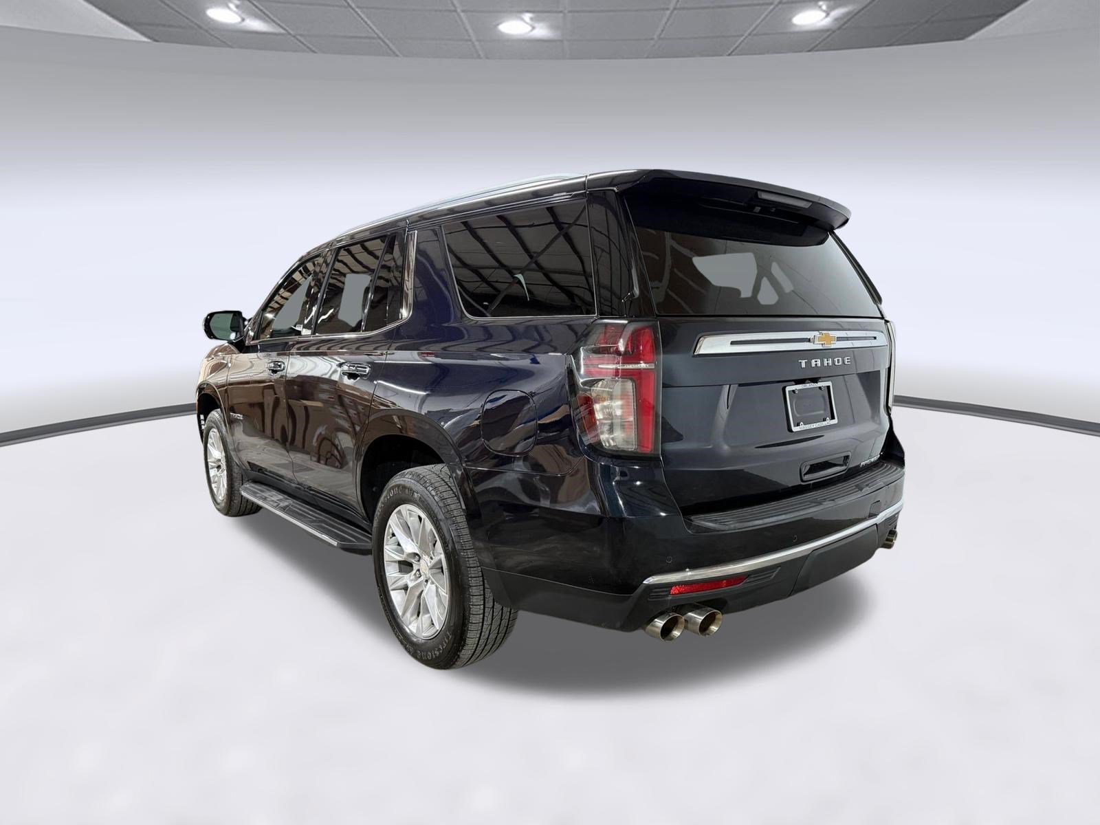 Used 2023 Chevrolet Tahoe Premier AWD/4WD image 3