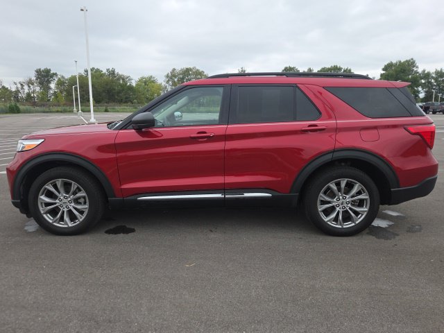 Used 2023 Ford Explorer XLT w/ Equipment Group 202A AWD/4WD image 15