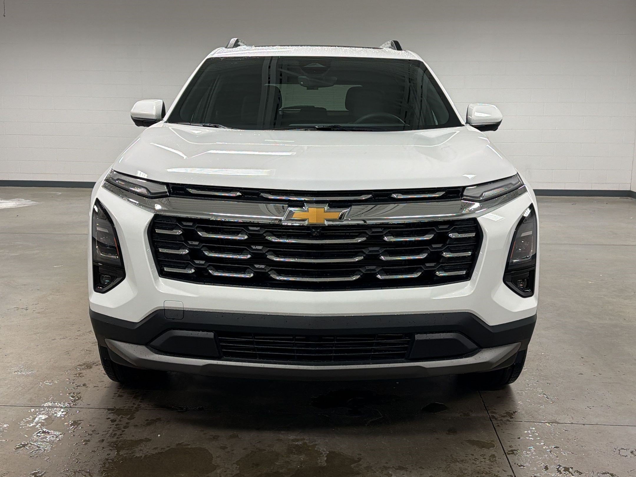 New 2026 Chevrolet Equinox LT w/ Convenience Package II FWD image 5