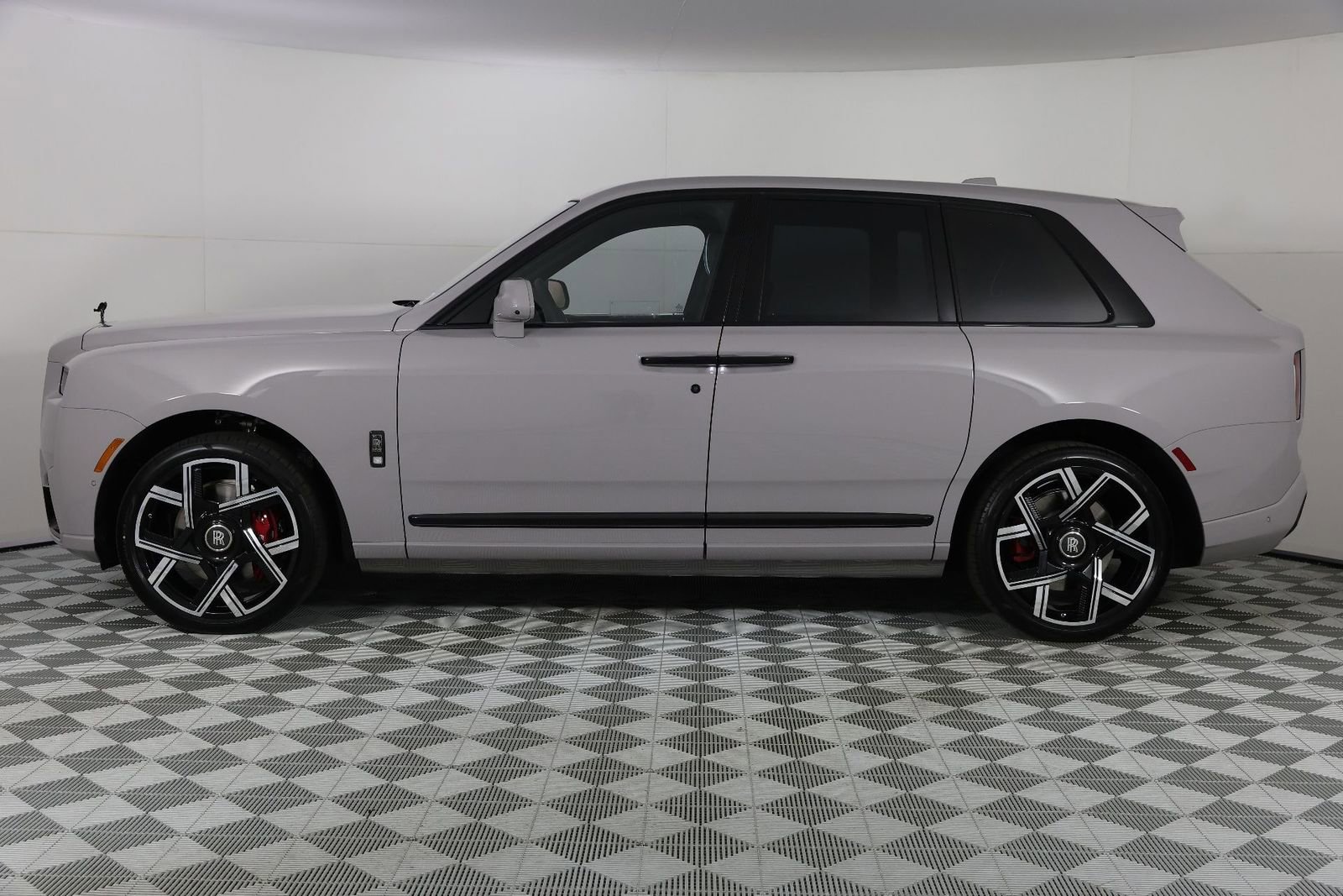 New 2026 Rolls-Royce Cullinan Black Badge image 2