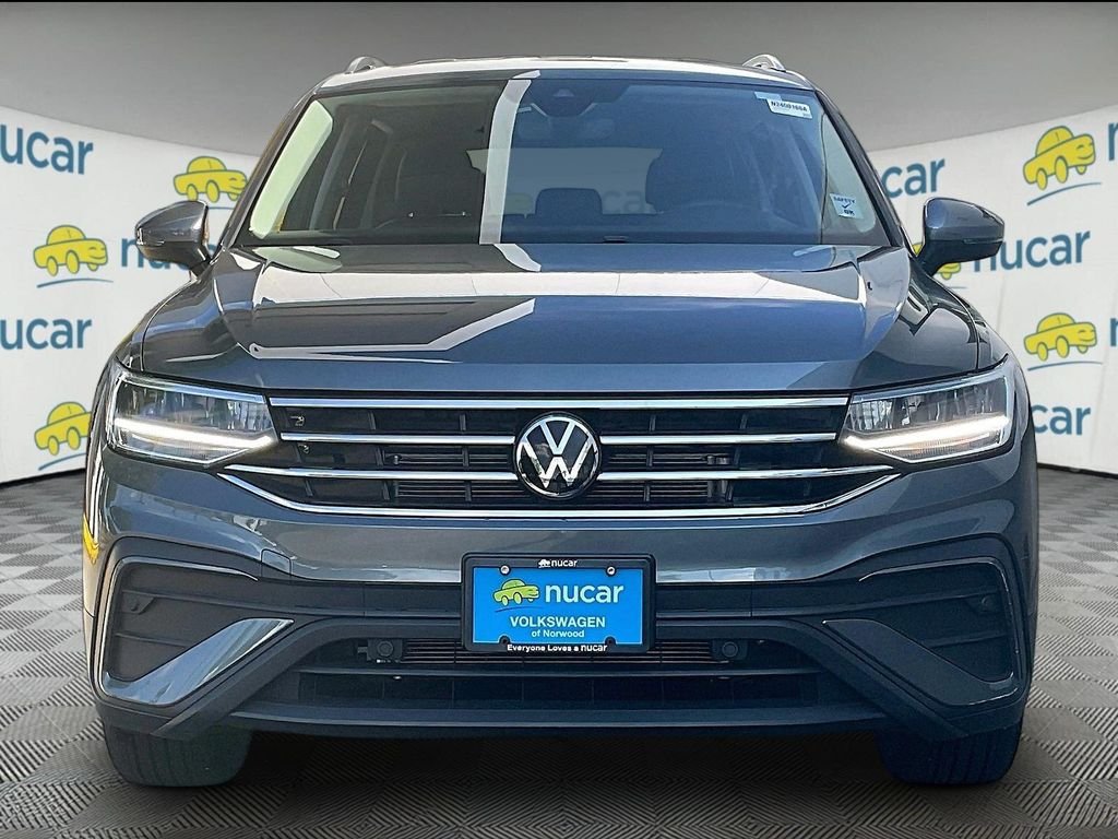 Used 2024 Volkswagen Tiguan SE AWD/4WD image 2